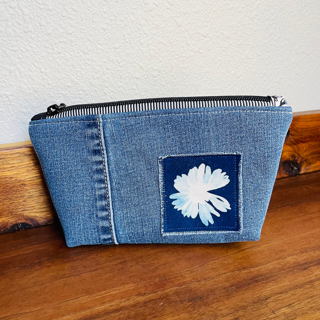 Cosmetics Small Bag: Cyanotype Daisy