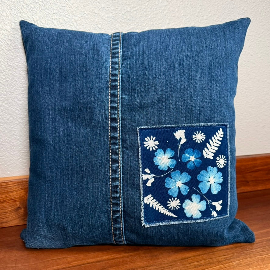 Pillow: Party Girls