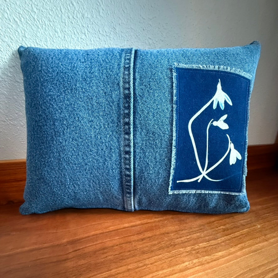 Pillow: Snow Drops